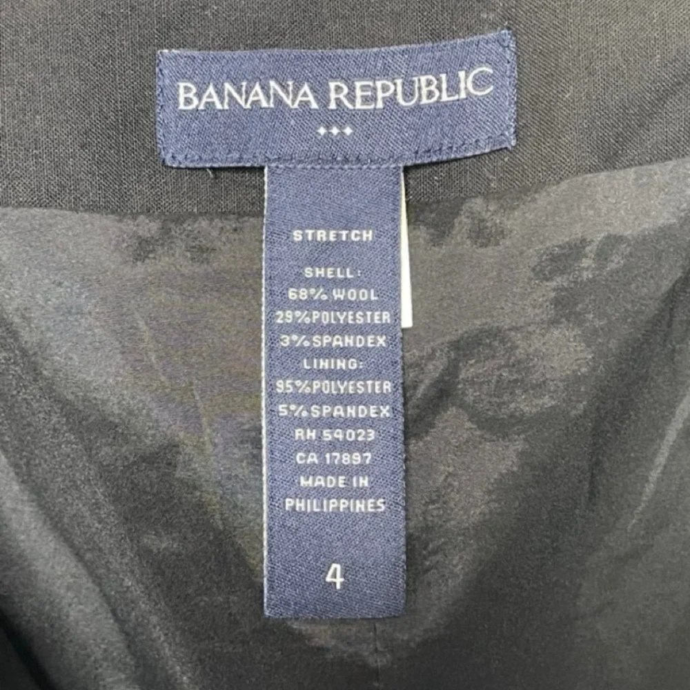 BANANA REPUBLIC | Black High Waist Flared Skirt with Side Zipper | Size 4 - Picture 5 of 9